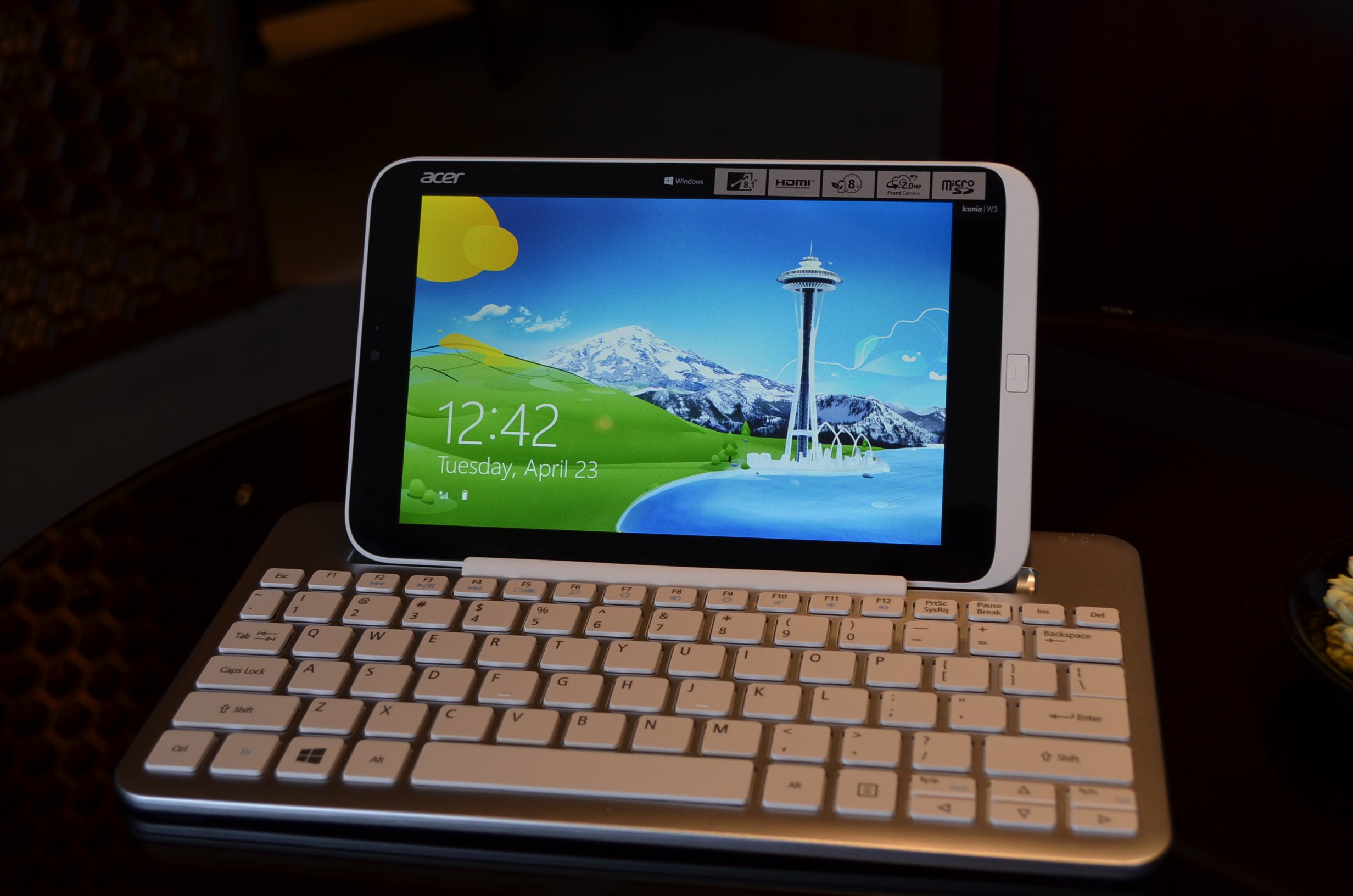 Acer-Iconia-W3-16