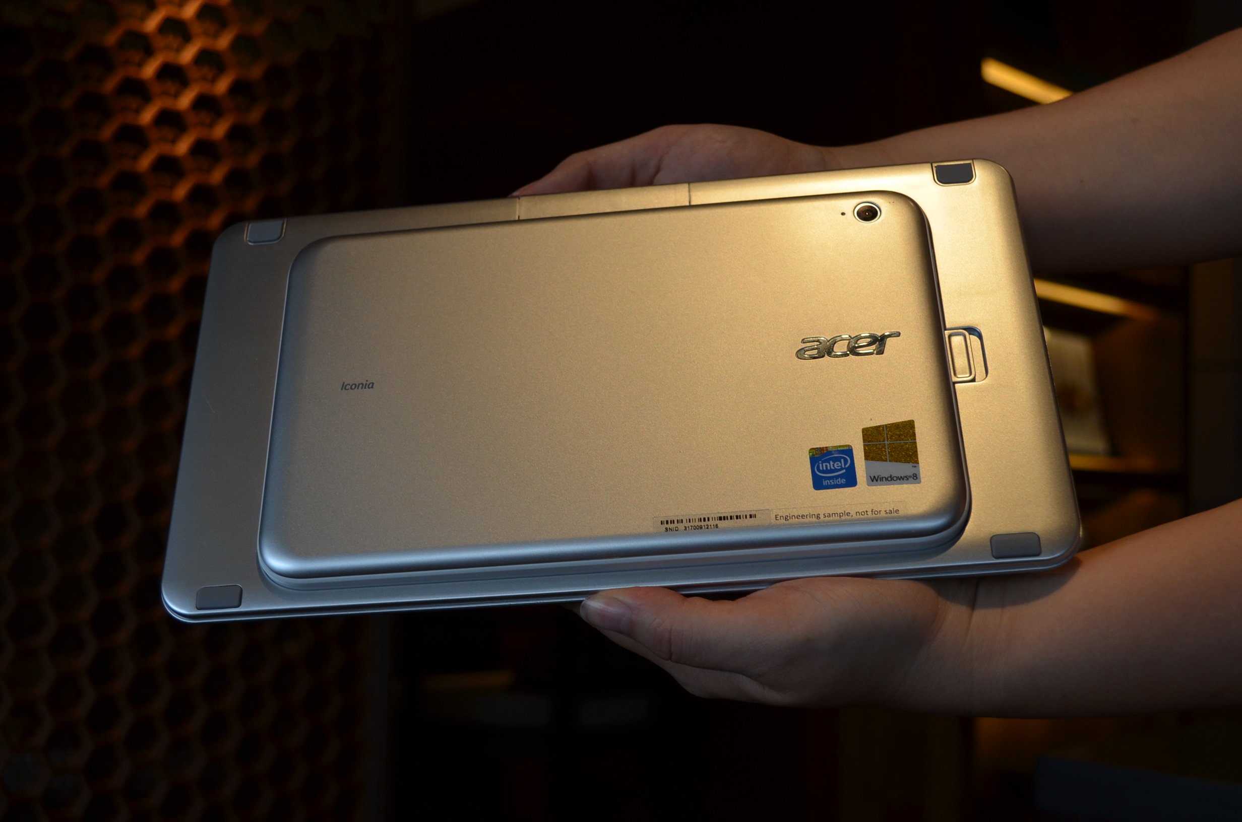 Acer-Iconia-W3-4