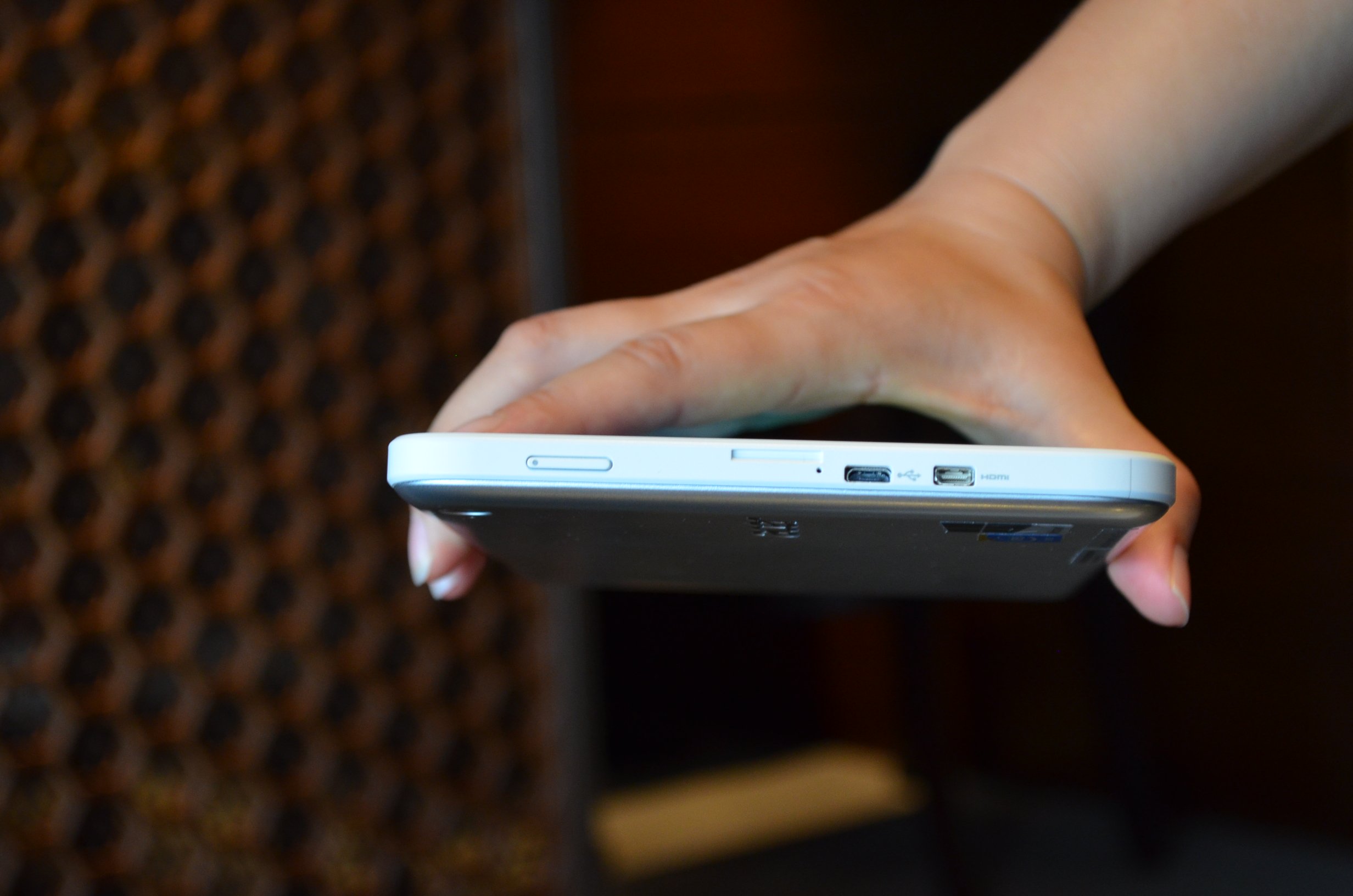 Acer-Iconia-W3-9
