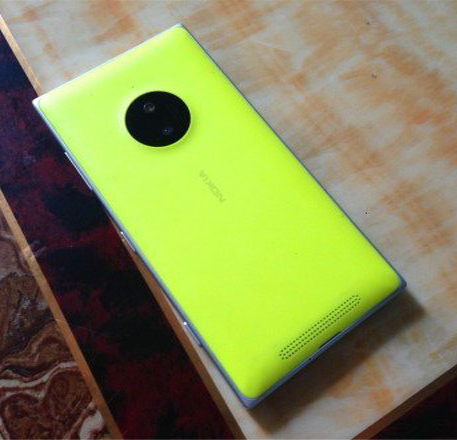 Nokia Lumia 830 Yellow (1)