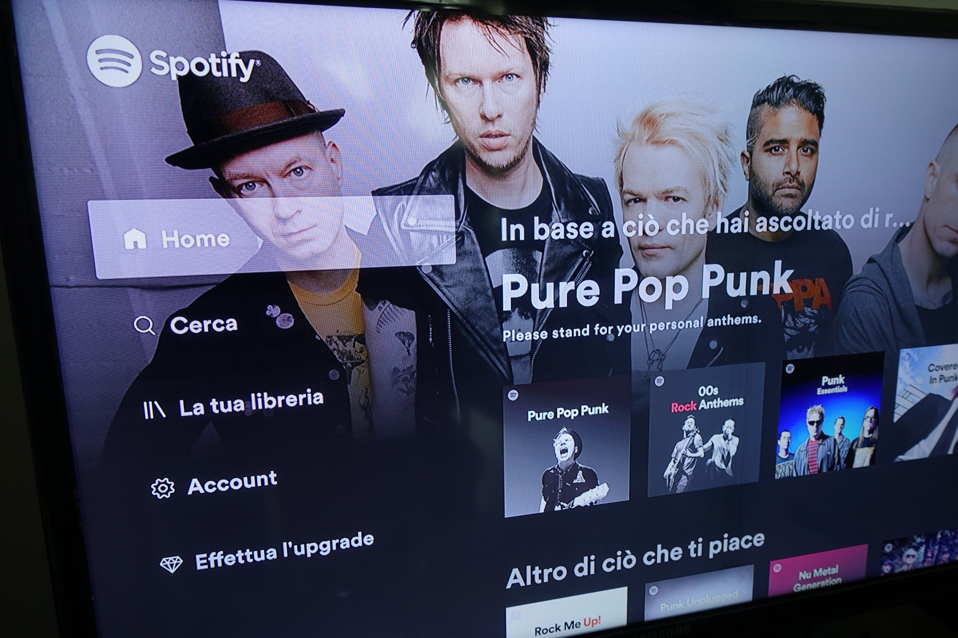 Nuovo design interfaccia homepage app di Spotify per Xbox One