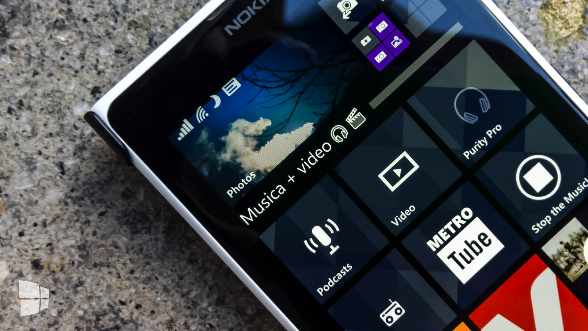 Emoticon e faccine Windows Phone 8 cartelle e contatti