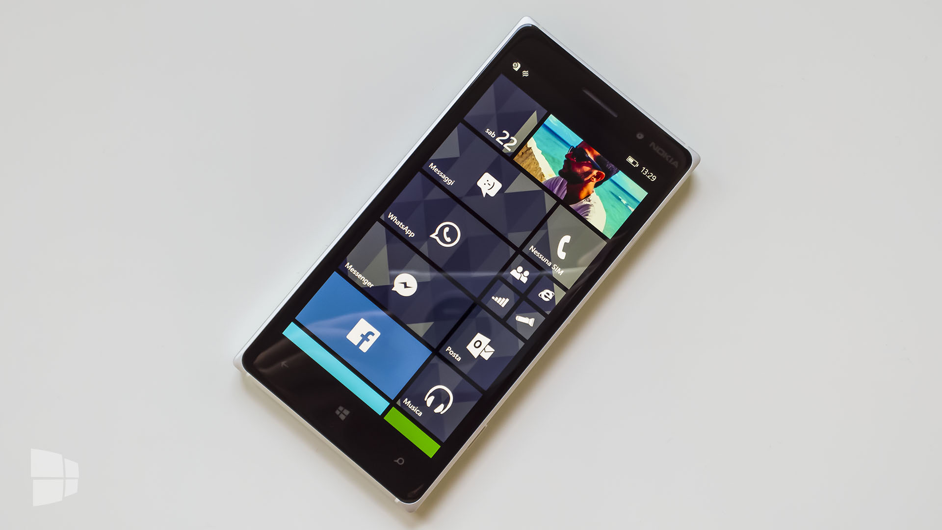 Nokia Lumia 830 (1)