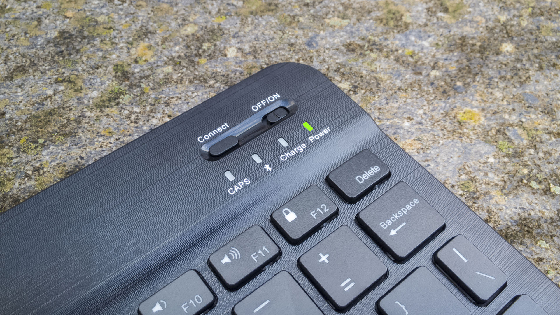 Tastiera Bluetooth iClever per Windows, iOS, Android (4)