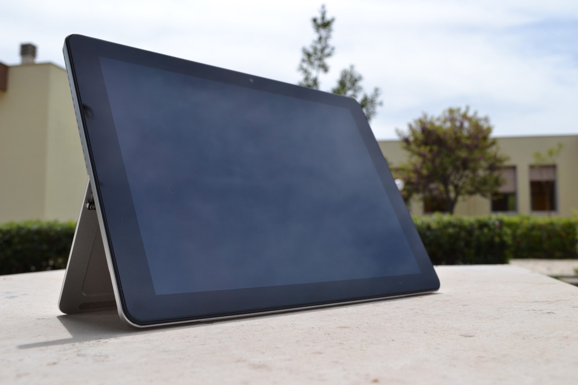 Chuwi SurBook Mini design tablet