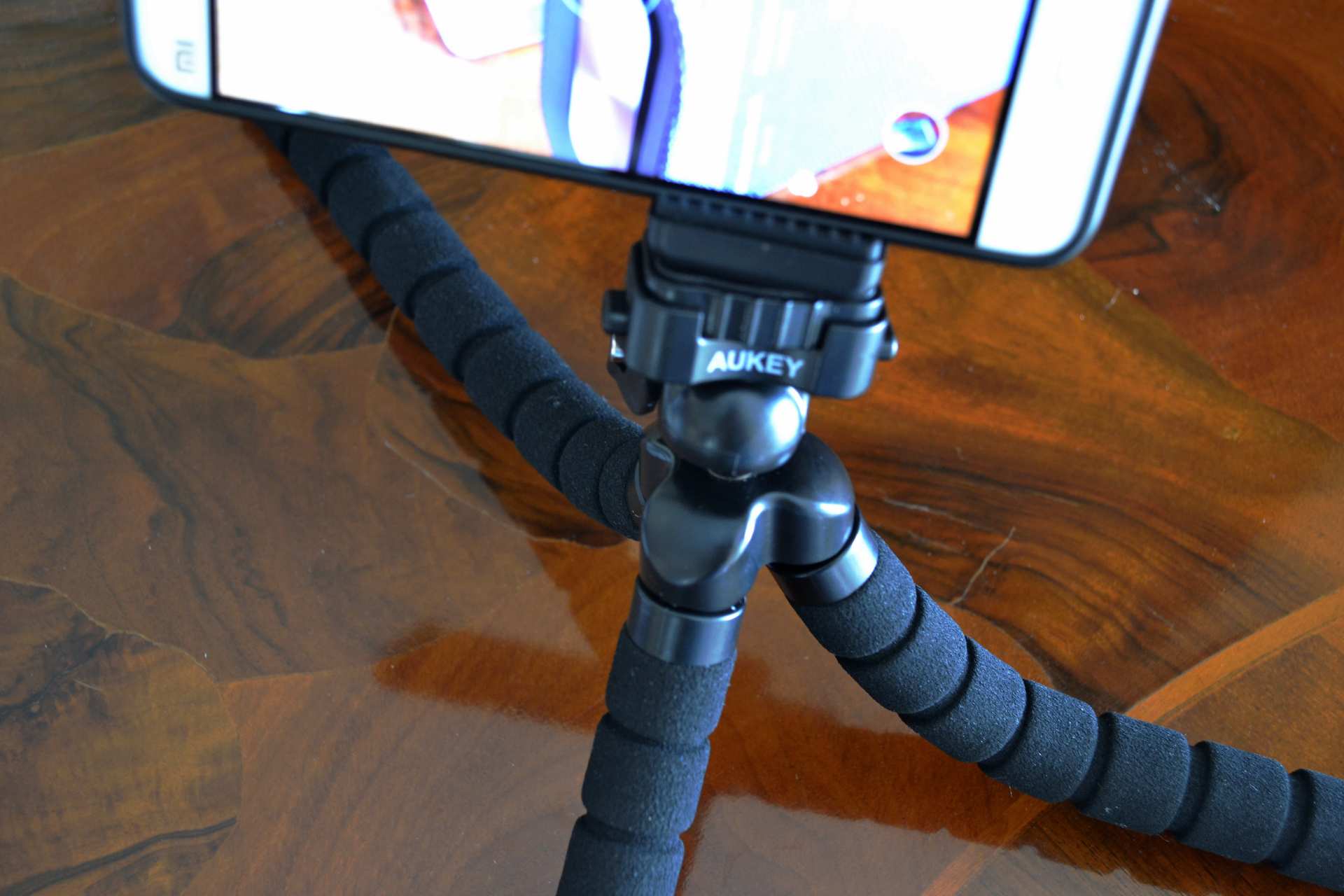 Treppiedi Aukey CP-T03 design gambe