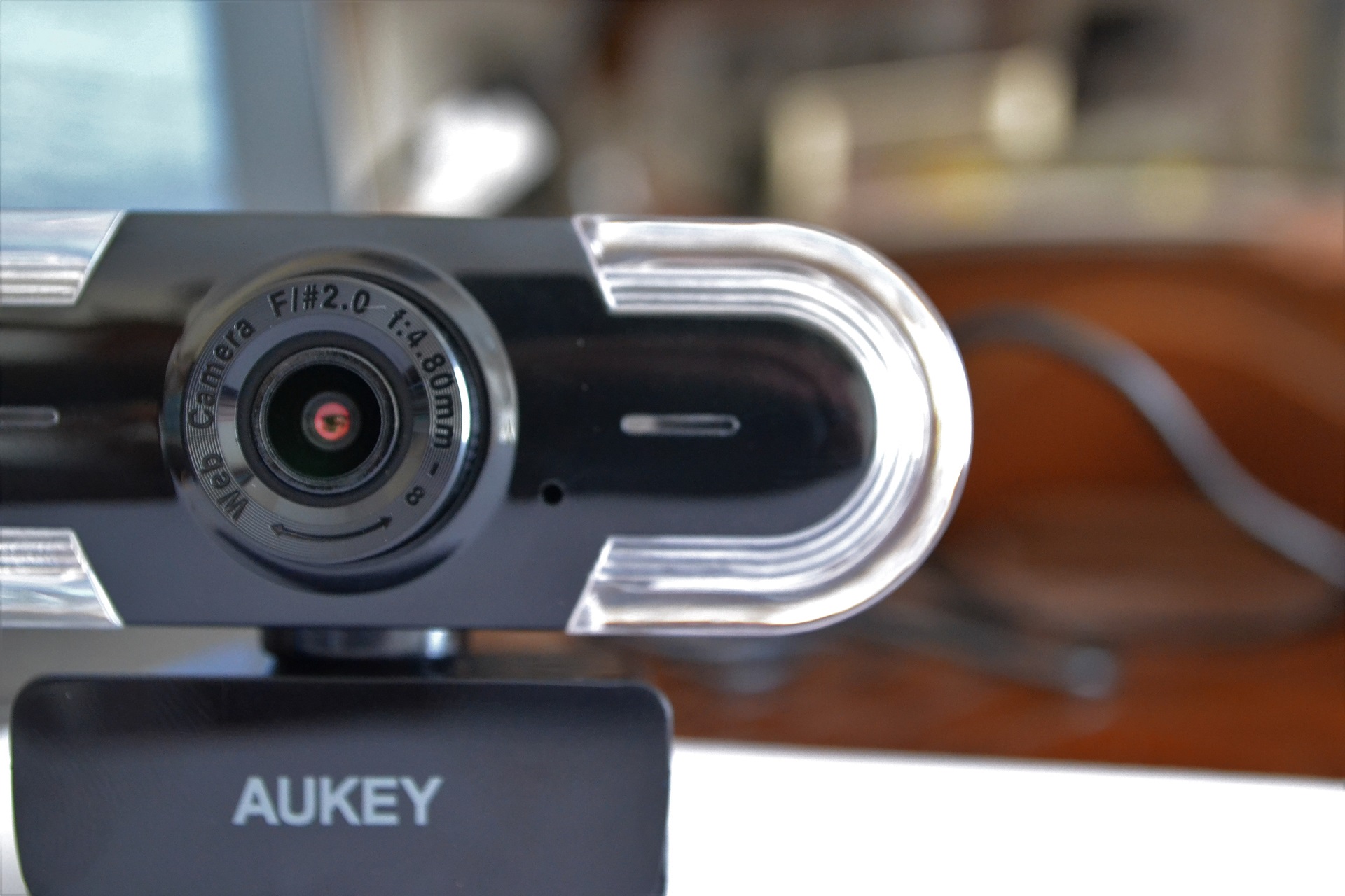 Webcam 2K Aukey design sensore