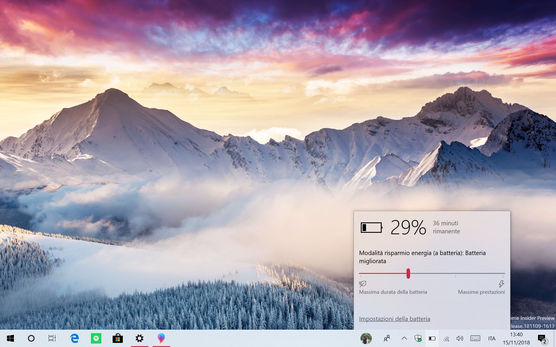 Windows 10 tema chiaro barra delle applicazioni flyout