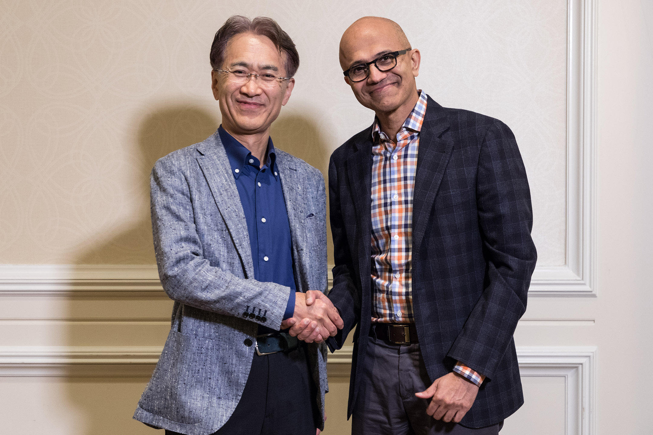 Satya Nadella di Microsoft e Kenichiro Yoshida di Sony