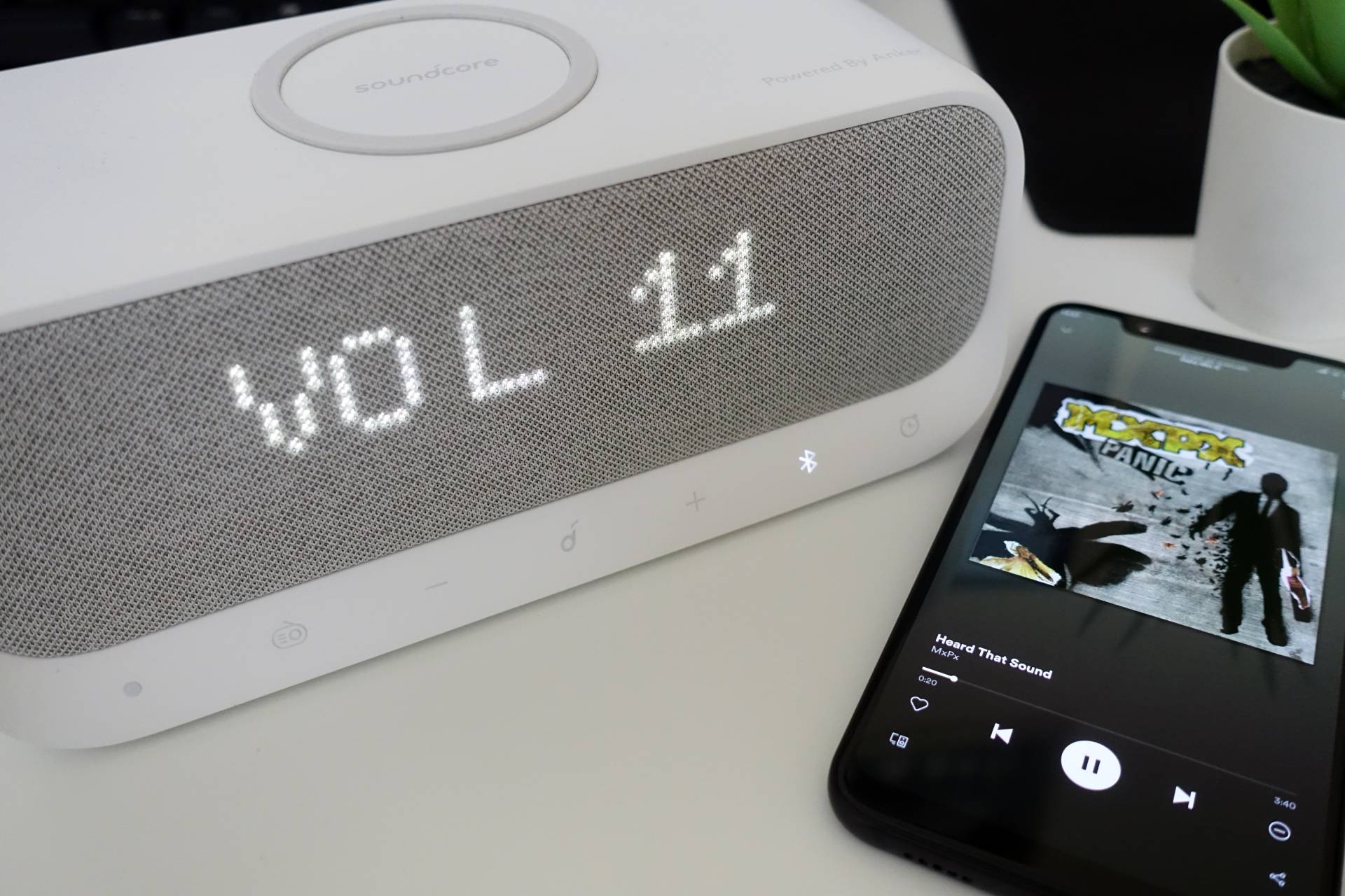 Soundcore Wakey speaker Bluetooth