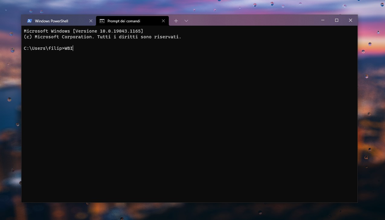 Windows Terminal Preview - Barra del titolo con effetto acrilico