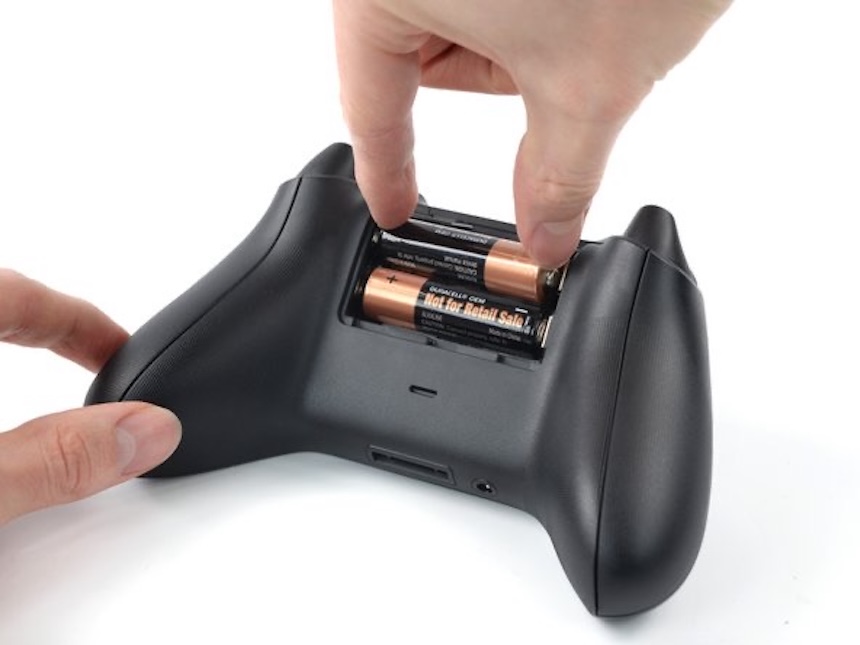 Controller Xbox venduto senza batterie? Microsoft  &hellip;